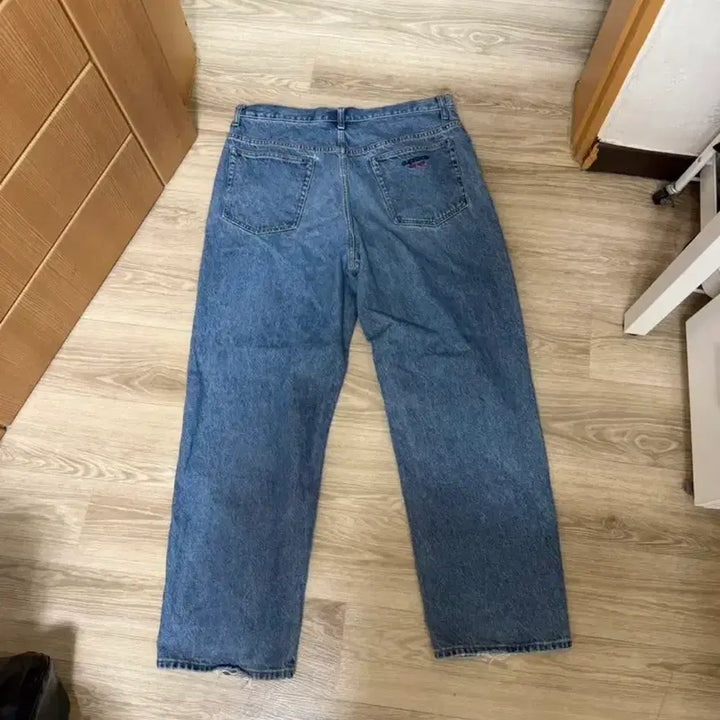 [BUNJANG] Supreme Washed Indigo Denim Baggy Jeans / 슈프림 워시드 배기진 인디고 데님 팬츠