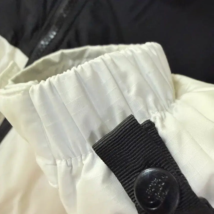 [BUNJANG] The North Face Black and White Padded Jacket / 노스페이스 블랙/화이트 패딩 L 공용