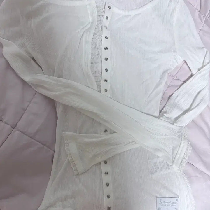 [SOLD OUT] 일리오 WHITE LACE TRIM CARDIGAN 가디건