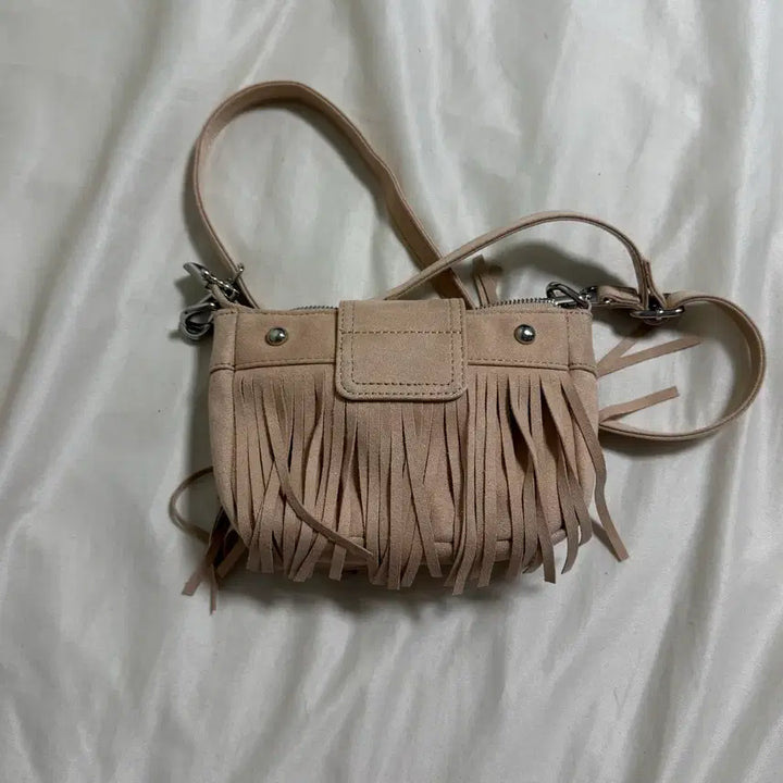 [BUNJANG] Bady Suede Fringe Mini Bag Coral Beige / 배디 스웨이드 프린지 미니백 코랄베이지