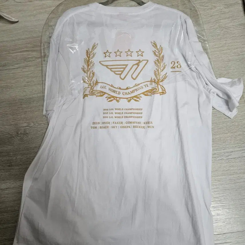 [BUNJANG] T1 23 Worlds Champions Commemorative T-Shirt / T1 23 월즈 우승기념 티셔츠
