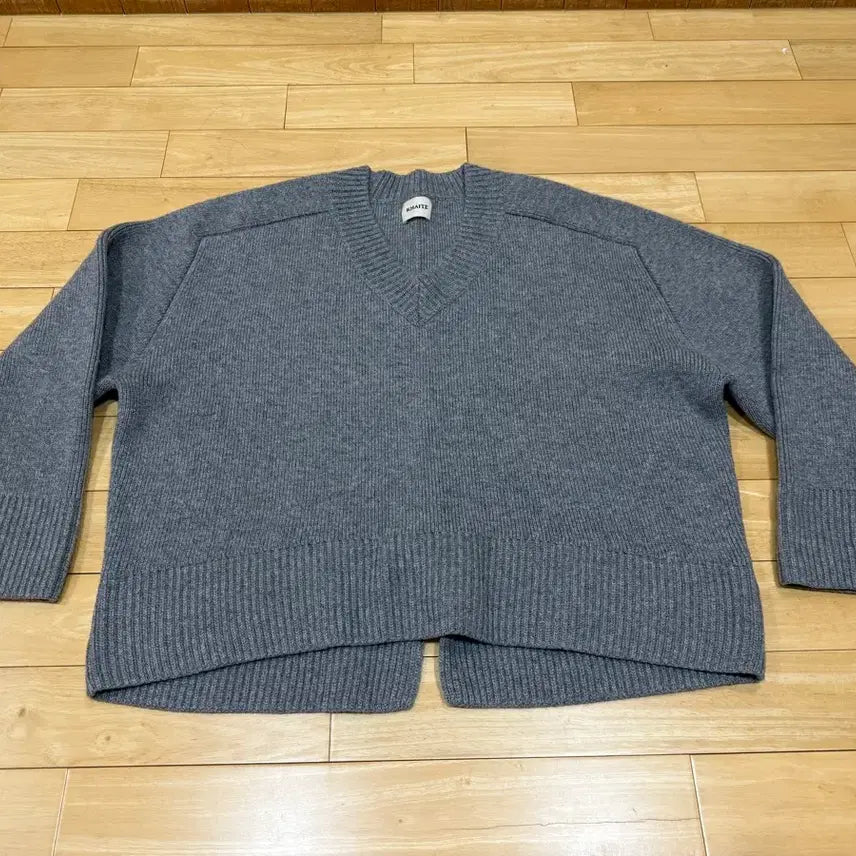 [BUNJANG] Khaite Oversized V-Neck Cashmere Knit Sweater / Khaite 케이트 브이넥 오버사이즈 니트