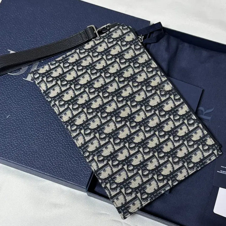 [BUNJANG] Dior Oblique A5 Pouch / 디올 오블리크 A5 파우치