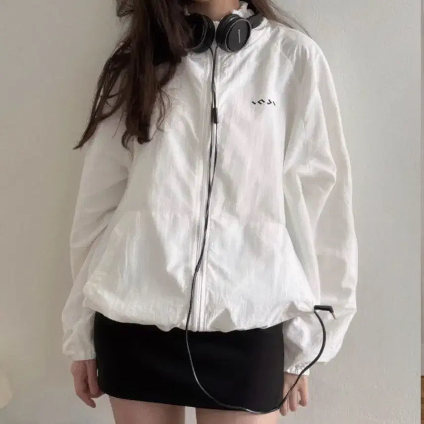 [BUNJANG] Active Nylon Windbreaker / 인지액티브 나일론 윈드브레이커