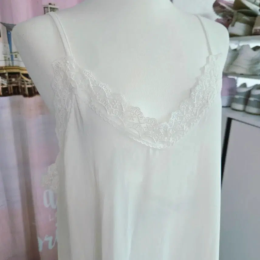 [SOLD OUT] 레이스 롱나시 원피스