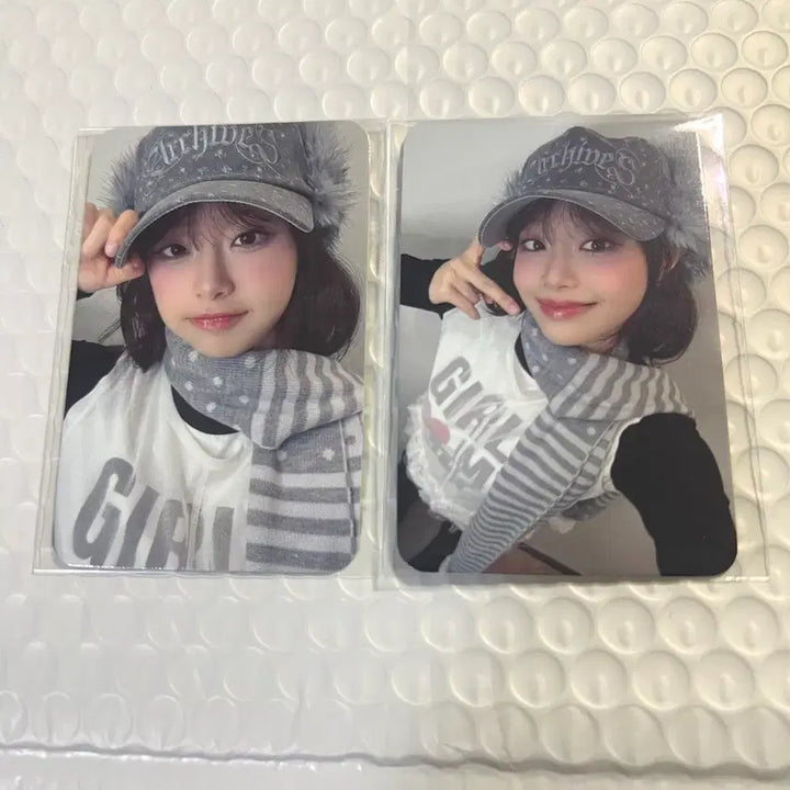 [BUNJANG] LOONA Chuu Cyber Ver. Aladdin Photocard (2) / 이달의소녀 츄 Cyber ver. 알라딘 포카 2장