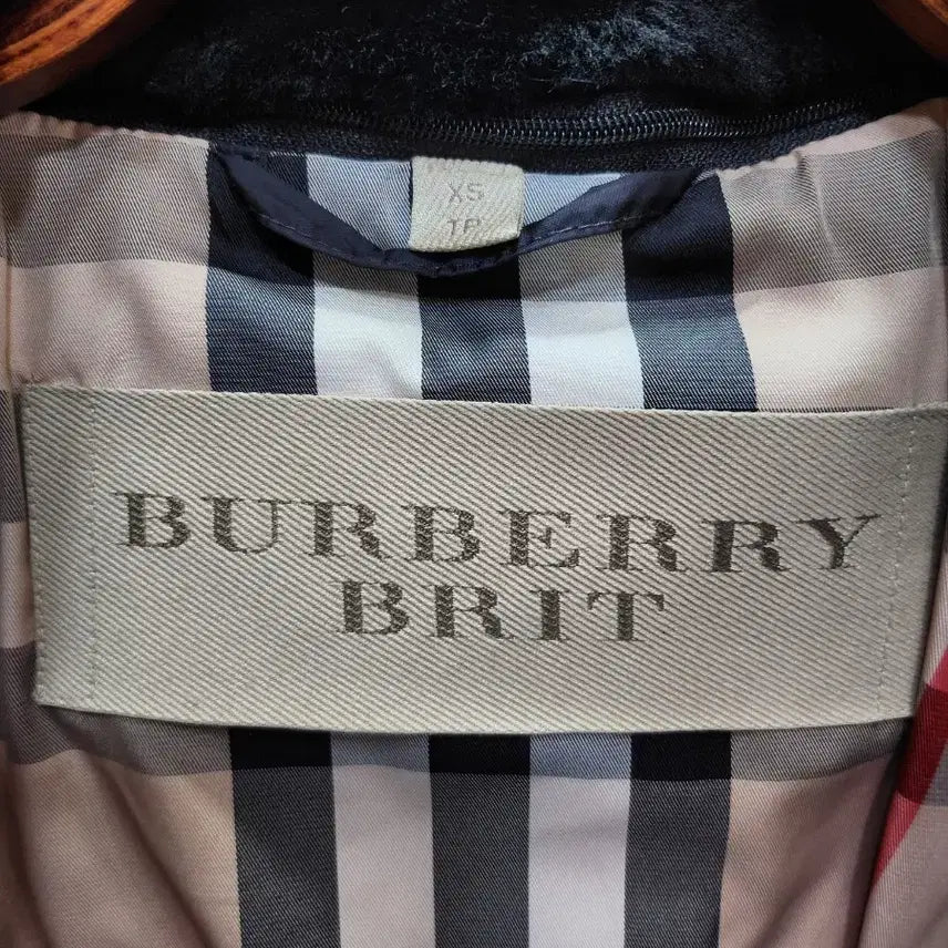 [BUNJANG] Burberry Belted Down Women's Padded Jacket / (정품)버버리 브릿 벨티드 다운 여성 패딩