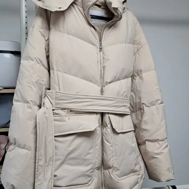 [BUNJANG] Calvin Klein Belted Puffer Jacket / 캘빈클라인 아이보리 벨티드 푸퍼 패딩캘빈클라인 벨티드 여성 패딩