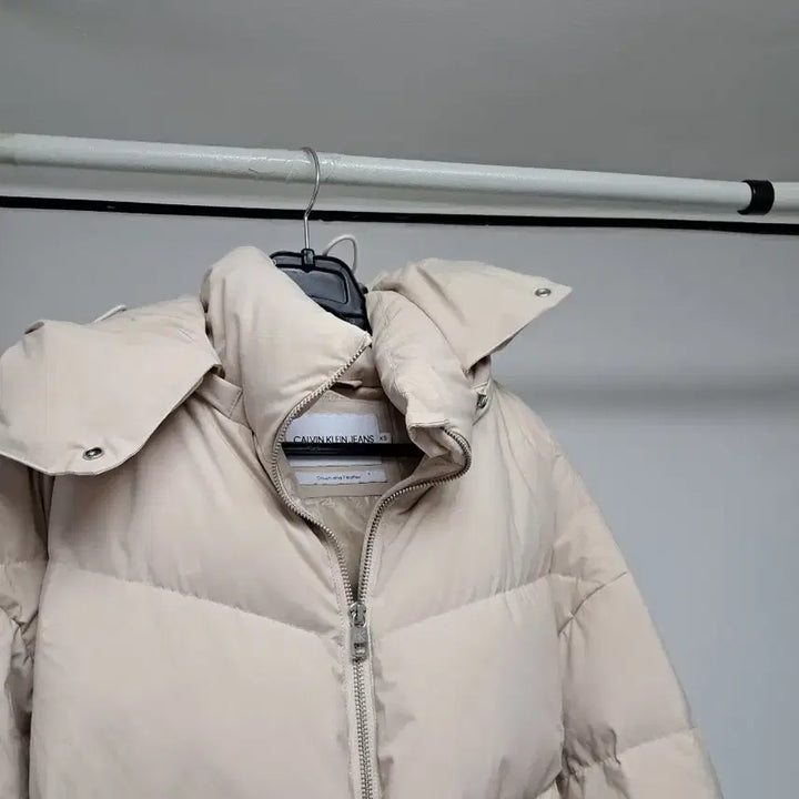 [BUNJANG] Calvin Klein Belted Puffer Jacket / 캘빈클라인 아이보리 벨티드 푸퍼 패딩캘빈클라인 벨티드 여성 패딩