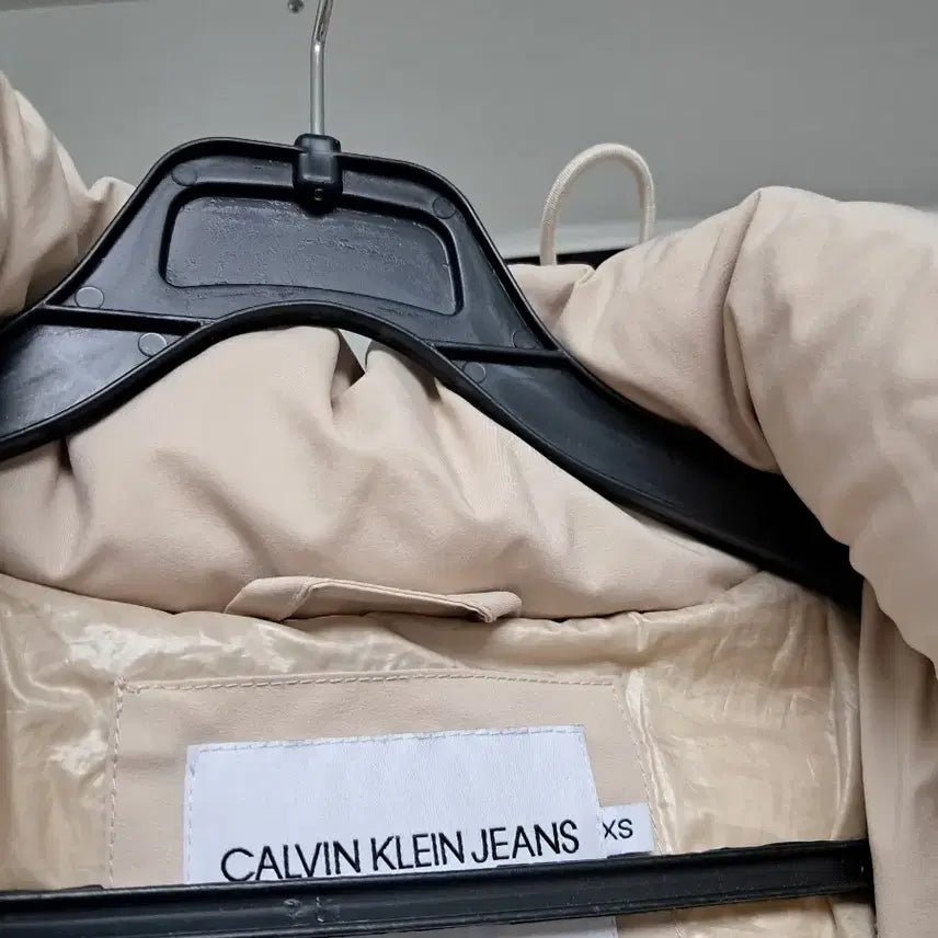 [BUNJANG] Calvin Klein Belted Puffer Jacket / 캘빈클라인 아이보리 벨티드 푸퍼 패딩캘빈클라인 벨티드 여성 패딩