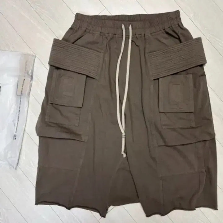 [BUNJANG] Rick Owens DRKSHDW Cargo Shorts Brown / 릭오웬스 DRKSHDW 카고 반바지 브라운 새상품