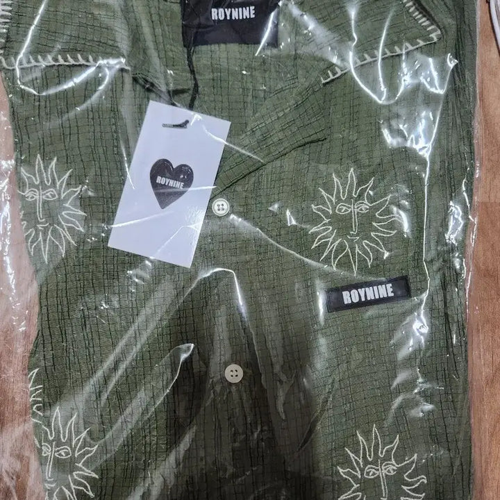 [BUNJANG] Roy9 Kakhi Embroidered Shirt / 로이나인 카키 자수 셔츠