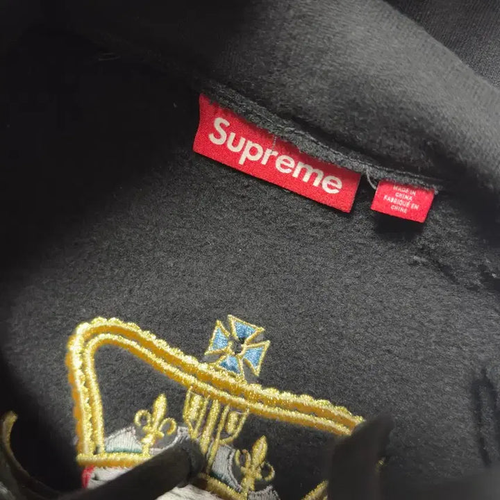 [BUNJANG] Supreme Crest Zip-Up Hoodie Sweatshirt Black / 슈프림 크레스트 집업 후드 스웨트셔츠 블랙 - 25SS L (2)