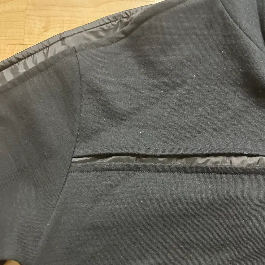 [BUNJANG] Onitsuka Tiger Black Hoodie / 오니츠카타이거 블랙 후드티