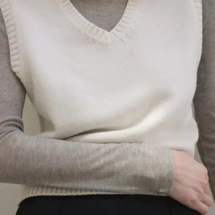 [BUNJANG] Tanat Knit Vest Ivory / 타낫 니트 베스트 아이보리