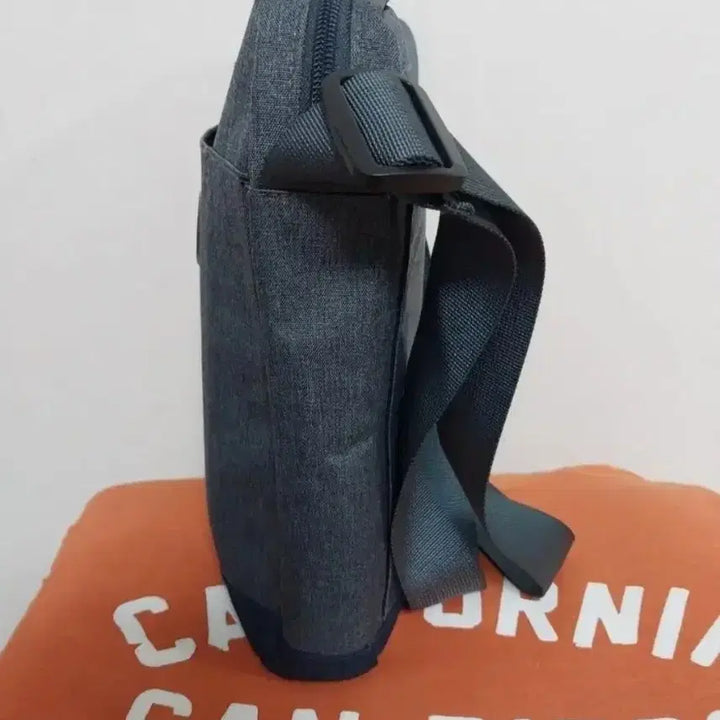 [BUNJANG] Delsey Crossbody Bag / 남녀공용 델시(Delsey) 크로스가방