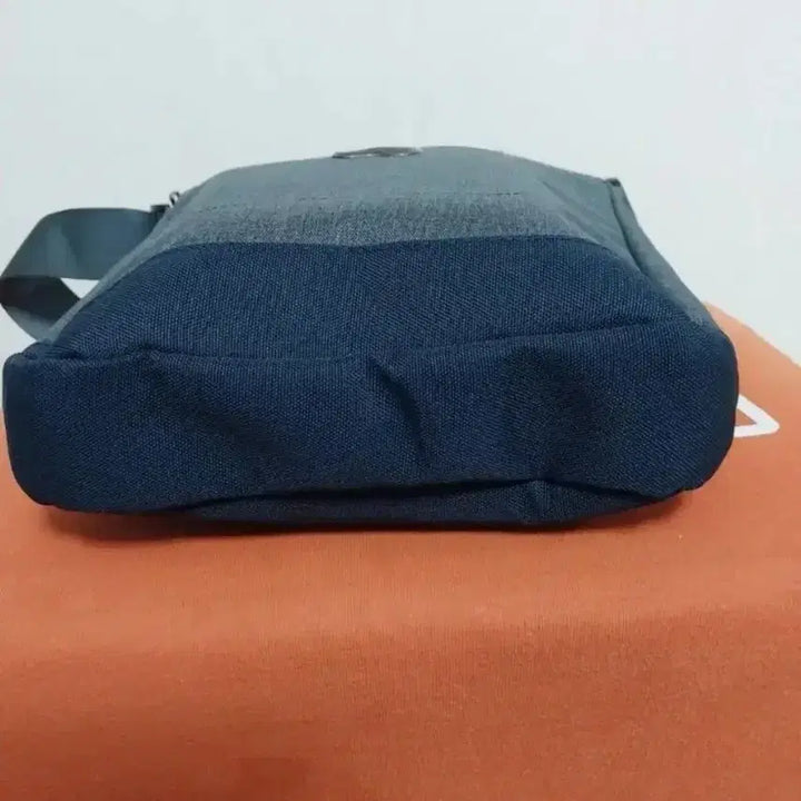 [BUNJANG] Delsey Crossbody Bag / 남녀공용 델시(Delsey) 크로스가방