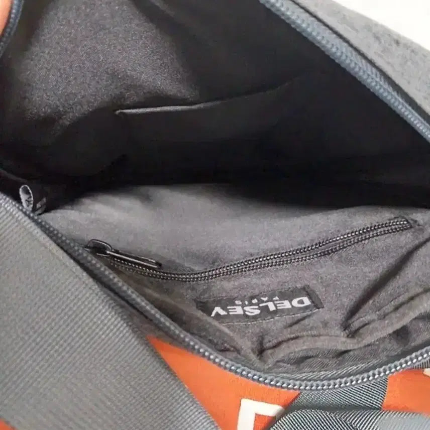 [BUNJANG] Delsey Crossbody Bag / 남녀공용 델시(Delsey) 크로스가방