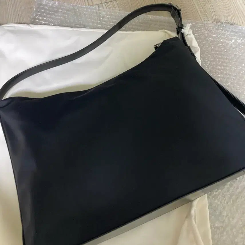 [BUNJANG] Le Meme Sac Agnes Nylon Tote Bag / 르메메 삭 아네스 나일론 블랙 / 손연재 호보백