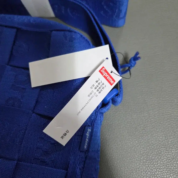 [BUNJANG] Supreme Woven Shoulder Bag Royal - 24SS / 슈프림 우븐 숄더백 로얄 - 24SS
