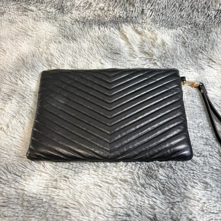 [BUNJANG] OS Monogram Clutch / [OS] 입생로랑 모노그램 클러치 금장