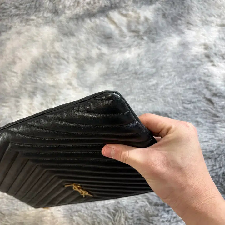 [BUNJANG] OS Monogram Clutch / [OS] 입생로랑 모노그램 클러치 금장