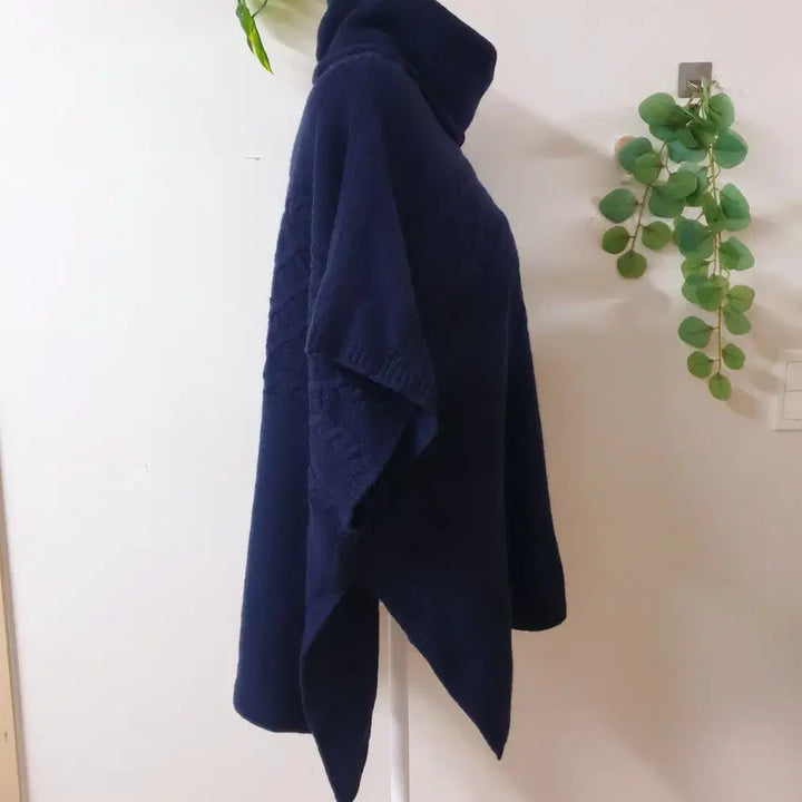 [BUNJANG] Massimo Dutti Wool Knit Cape / 마시모두띠 이태리원단 케이프 55~88 야크가죽벨트 울니트망토 네이비