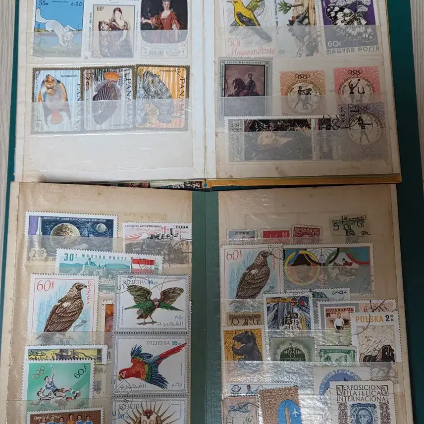 [BUNJANG] Vintage Stamp Collection Album (Set of 2) / 오래된 빈티지 우표 수집 앨범 2권
