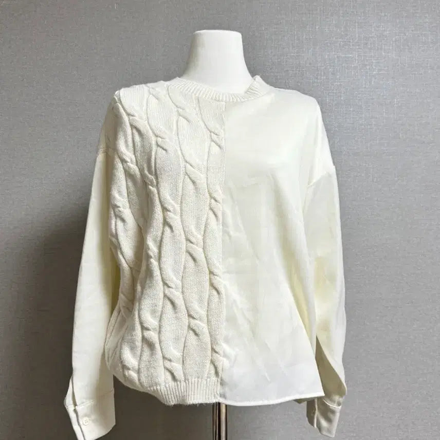[BUNJANG] Ivory Half-and-Half Knit Blouse / 자라. 아이보리 반반 니트 블라우스