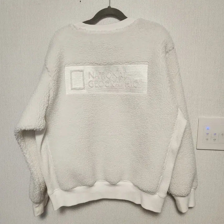 [BUNJANG] National Geographic Fleece Sweatshirt (White, 95-100) / 상태A+)내셔널지오그래픽 뽀글이 플리스 맨투맨 화이트 95-100