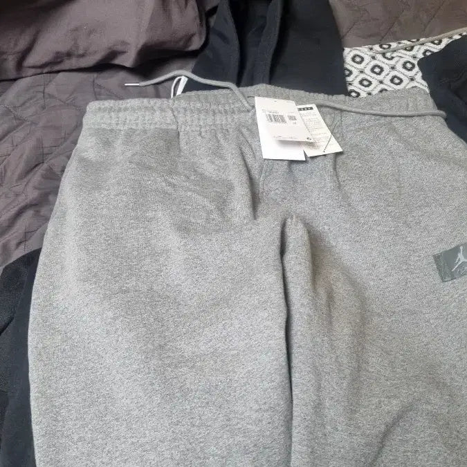 [BUNJANG] Jordan Gray Training Pants (Size: XXL, Sealed) / 조던 회색 트레이닝 바지XxL택달린 새상품