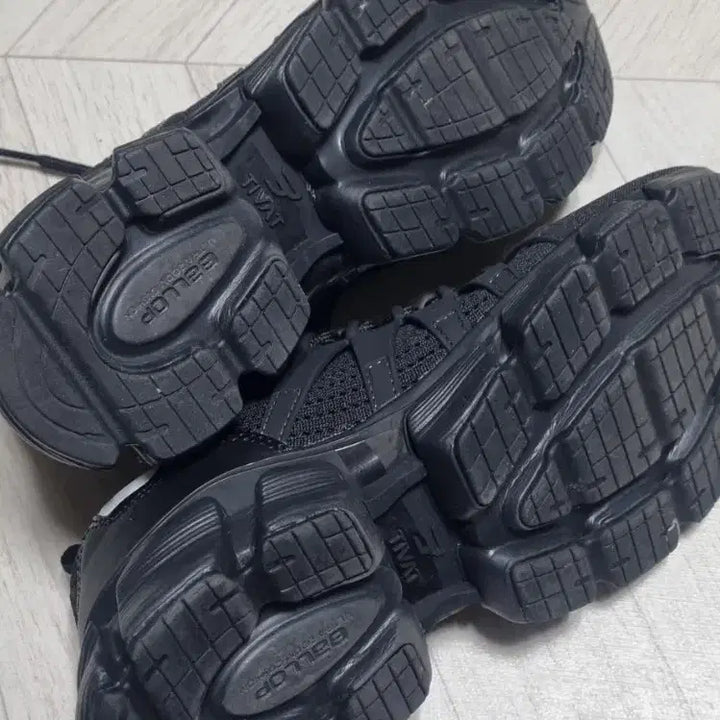 [BUNJANG] Ballet Tebat 2.0+ Black Walking Shoes 245 / 밸롭 티바트 2.0+ 블랙 워킹화 245