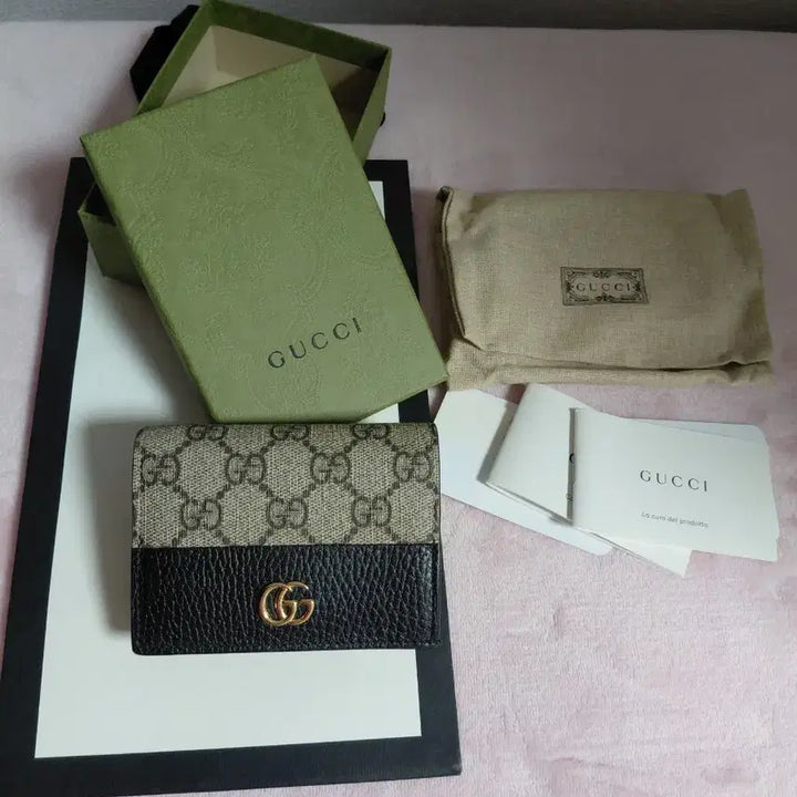 [BUNJANG] Gucci GG Supreme Bifold Wallet (Black) / 새제품급) 구찌 GG수프림 반지갑 블랙