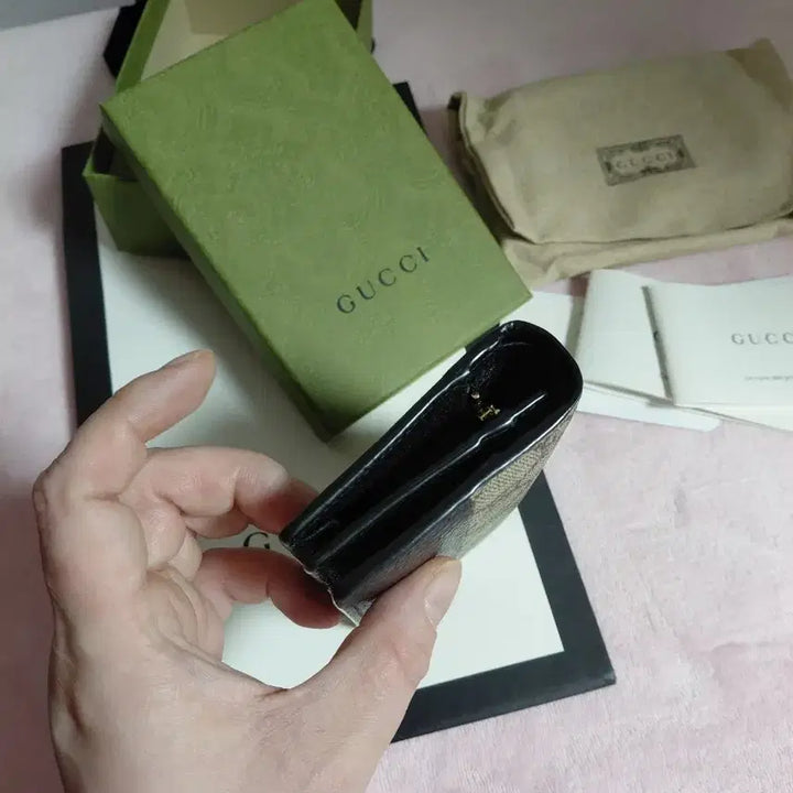 [BUNJANG] Gucci GG Supreme Bifold Wallet (Black) / 새제품급) 구찌 GG수프림 반지갑 블랙