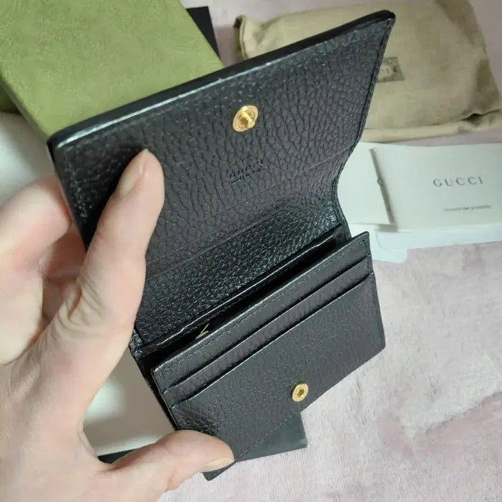[BUNJANG] Gucci GG Supreme Bifold Wallet (Black) / 새제품급) 구찌 GG수프림 반지갑 블랙