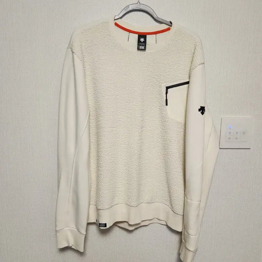 [BUNJANG] Descente Fleece Sweatshirt (Ivory, Size 110) / 상태A+)데상트 뽀글이 플리스 맨투맨 아이보리110