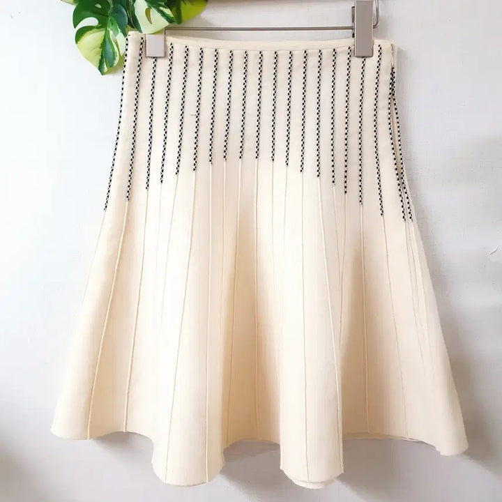 [BUNJANG] System Knit Flare Wool Skirt - Ivory (Size 55) / 한섬 시스템 니트스커트 55 플레어 울스커트 55 아이보리