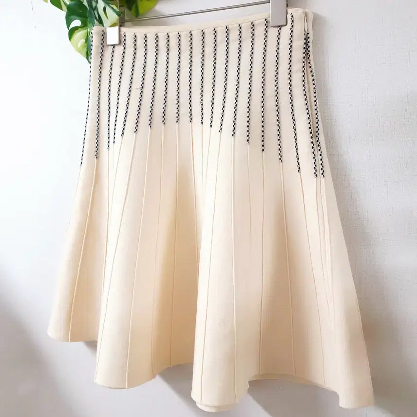 [BUNJANG] System Knit Flare Wool Skirt - Ivory (Size 55) / 한섬 시스템 니트스커트 55 플레어 울스커트 55 아이보리