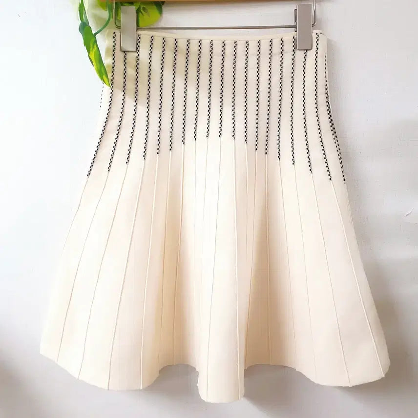 [BUNJANG] System Knit Flare Wool Skirt - Ivory (Size 55) / 한섬 시스템 니트스커트 55 플레어 울스커트 55 아이보리