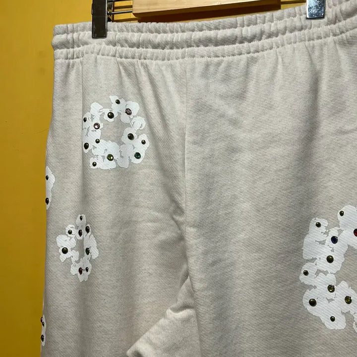 [BUNJANG] Denim Tears Rhinestone Cotton Wreath Sweatpants / [M] 데님 티어스 라인스톤 잼스톤 코튼 리쓰 스웨트팬츠 오트밀