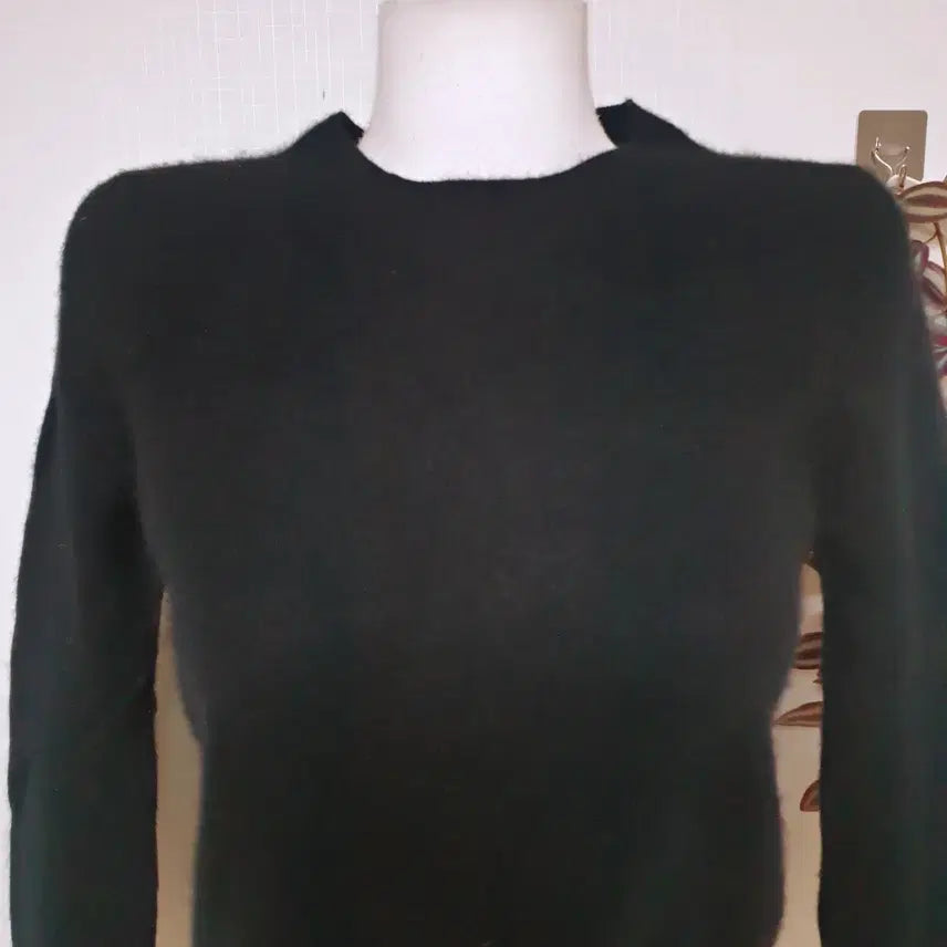 [BUNJANG] UNIT Cashmere 100% Semi-Crop Knit 55 Black / UNIT 캐시미어100% 세미크롭니트 55 블랙