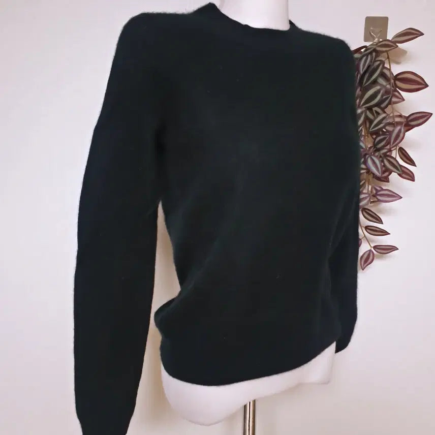 [BUNJANG] UNIT Cashmere 100% Semi-Crop Knit 55 Black / UNIT 캐시미어100% 세미크롭니트 55 블랙
