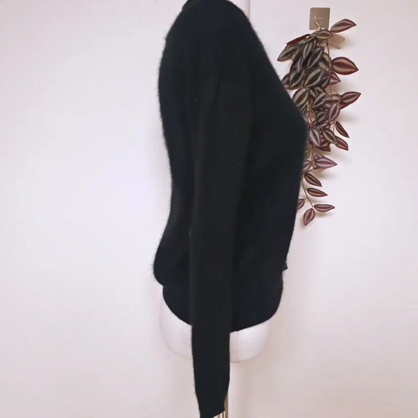 [BUNJANG] UNIT Cashmere 100% Semi-Crop Knit 55 Black / UNIT 캐시미어100% 세미크롭니트 55 블랙