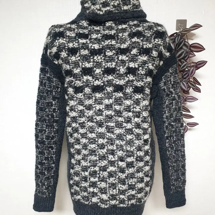 [BUNJANG] System Rabbit Fur Mohair Turtleneck Knit 66 Gray Check / 한섬 시스템 래빗퍼 모헤어 터틀넥니트 66 그레이체크