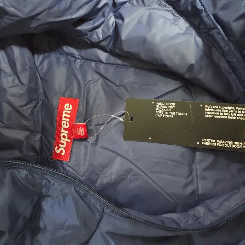 [BUNJANG] Supreme Micro Down Half Zip Hooded Pullover - 24FW / 슈프림 마이크로 다운 하프 집 후드 풀오버 네이비 - 24FW