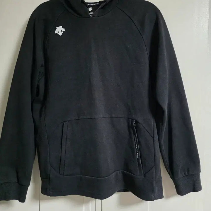 [BUNJANG] Descente Black Hoodie / 데상트 블랙 후드티