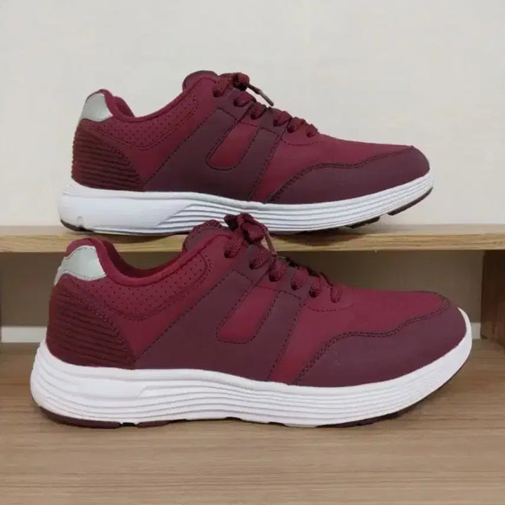 [BUNJANG] Women's Burgundy Sneakers (245) / 여성 프로스펙스 버건디 운동화 (245)