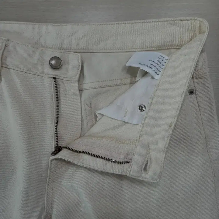 [SOLD OUT] 33 SPAO 슬림일자 크림진 크롭 33-449