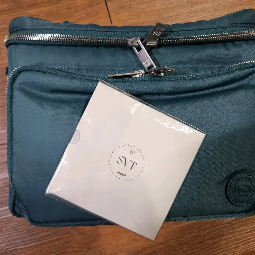 [BUNJANG] Seventeen Wonwoo Artist Camera Bag + Photocard Making Log / 새상품) 원우 아티스트 카메라백 + 포토카드 메이킹로그 판매합니다