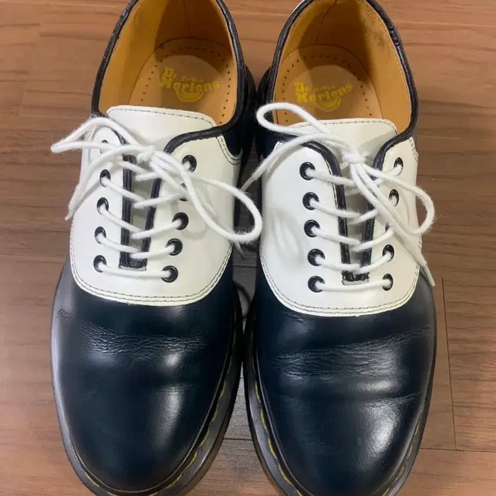 [BUNJANG] Dr. Martens Women's Shoes (Size 240) / Dr.Martens 닥터마틴 여성 단화_240사이즈